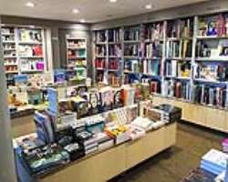 The gallery is also packed up with several places as well such as a café to enjoy your favourite food and a place for organizing various events and al